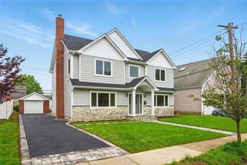 121 Claudy Ln, New Hyde Park, NY, 11040-1606 | Card Image