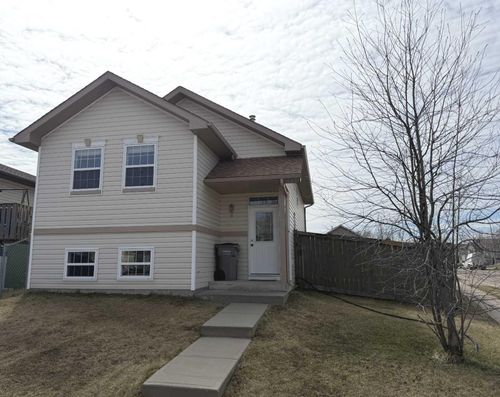 8837 65 Ave, Grande Prairie, AB, T8W2X5 | Card Image
