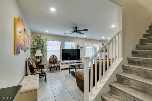 279 Rain Quail Way, Henderson, NV, 89012-4923 | Card Image