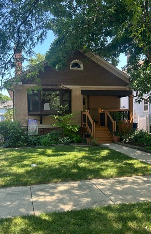 134 Central Park Avenue, Wilmette, IL, 60091 | Card Image