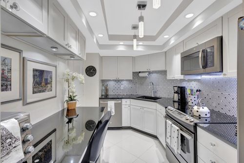 ph-5-2000 Presidential Way, West Palm Beach, FL, 33401-1527 | Card Image