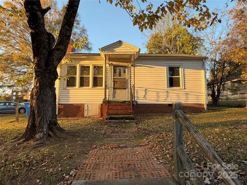 928 Bost St, Albemarle, NC, 28001-3812 | Card Image