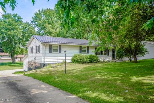 3603 Dotwood Street Nw, North Canton, OH, 44720 | Card Image