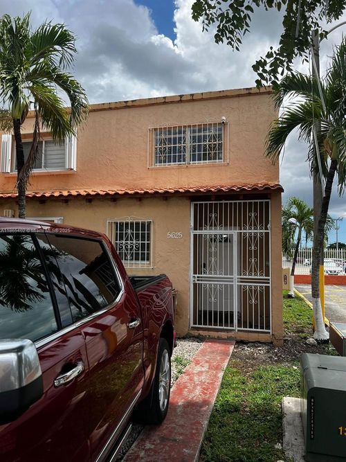 701-5625 W 17th Ave, Hialeah, FL, 33012-2003 | Card Image