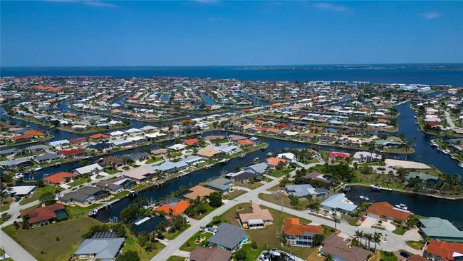925 Don Juan Ct, House other with 3 bedrooms, 2 bathrooms and null parking in PUNTA GORDA FL | Image 5