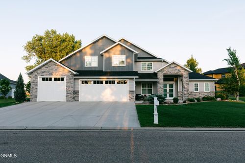 6432 Dream Drive, Bismarck, ND, 58503 | Card Image