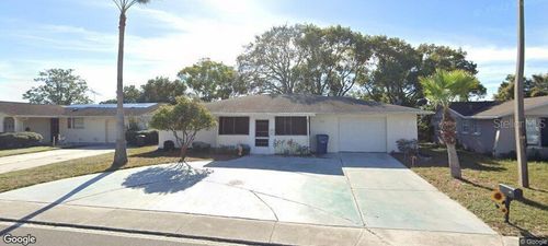 8220 Fox Hollow Dr, PORT RICHEY, FL, 34668-4019 | Card Image