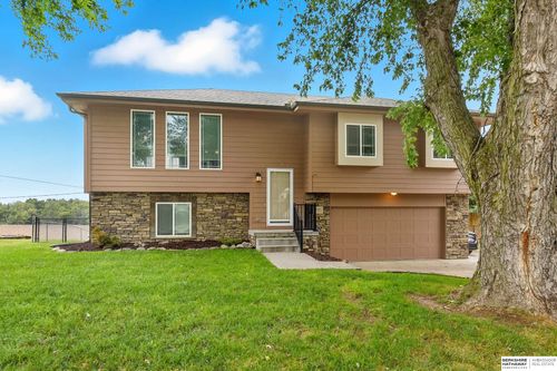 360 Platteview Dr, Springfield, NE, 68059-4758 | Card Image
