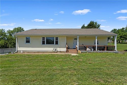 820 S Main St, Lansing, KS, 66043-6206 | Card Image
