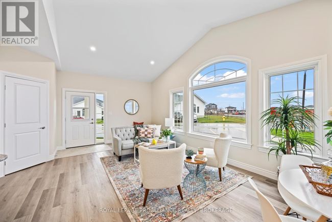 36 Carly Place, Townhouse with 2 bedrooms, 1 bathrooms and 1 parking in Loyalist (Amherstview) ON | Image 8