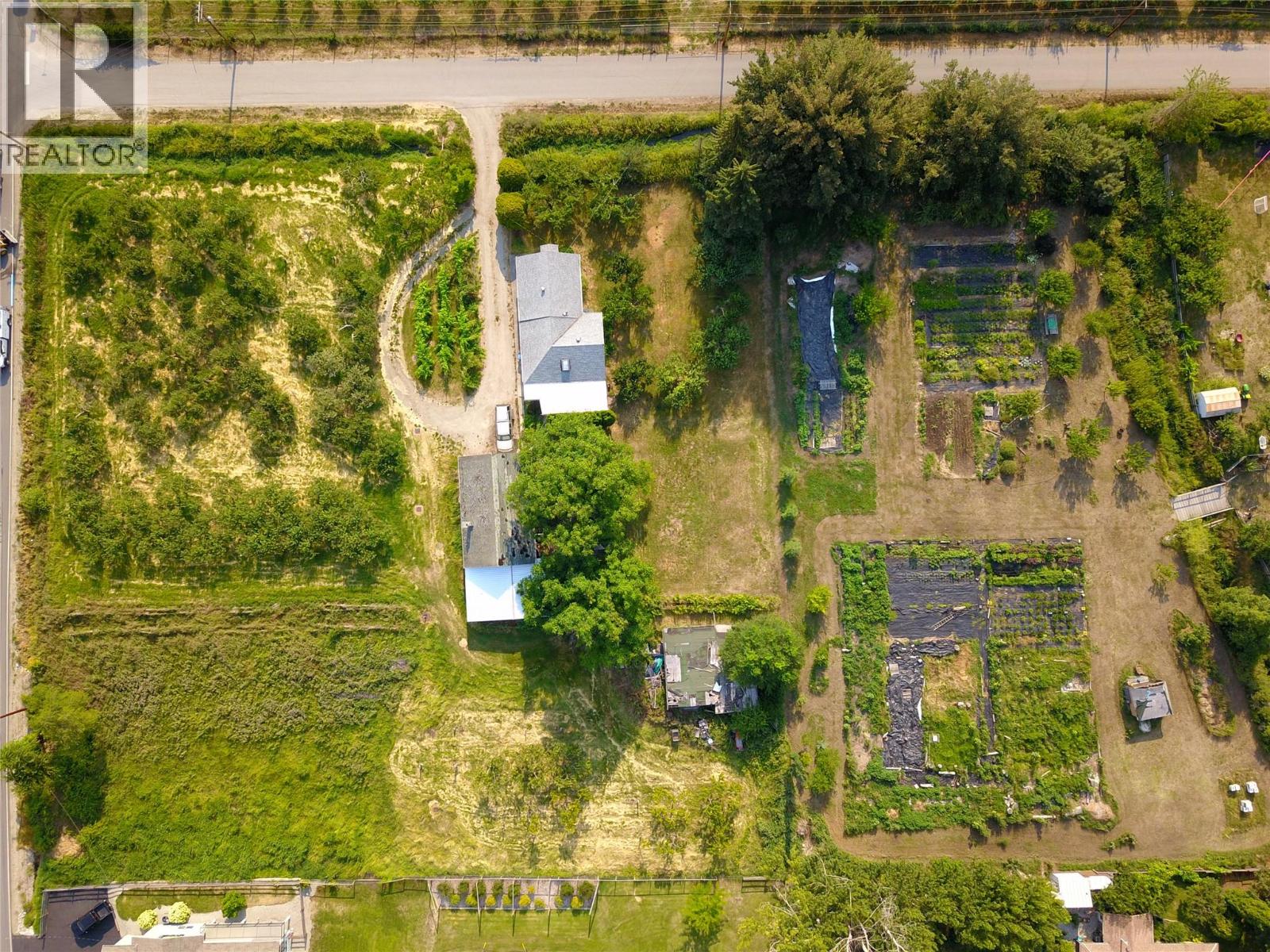 Land in Summerland 3