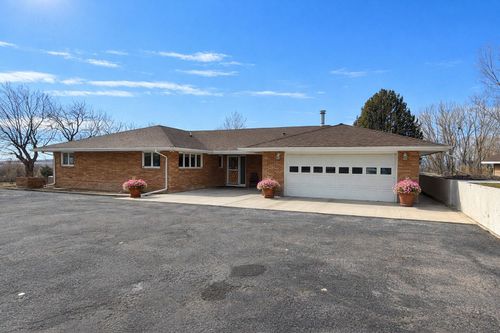 2443 W Main St, Riverton, WY, 82501-6006 | Card Image