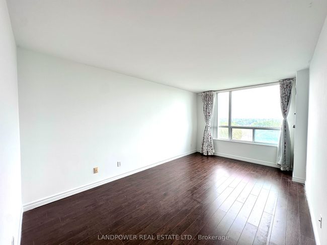 1605 - 238 Doris Ave, Condo with 2 bedrooms, 2 bathrooms and 1 parking in North York ON | Image 12