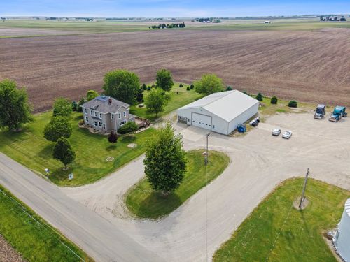 4731 E 10th Rd, Earlville, IL, 60518-6203 | Card Image