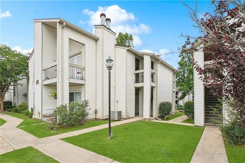 201 Parkview Blvd, Mandeville, LA, 70471-2874 | Card Image