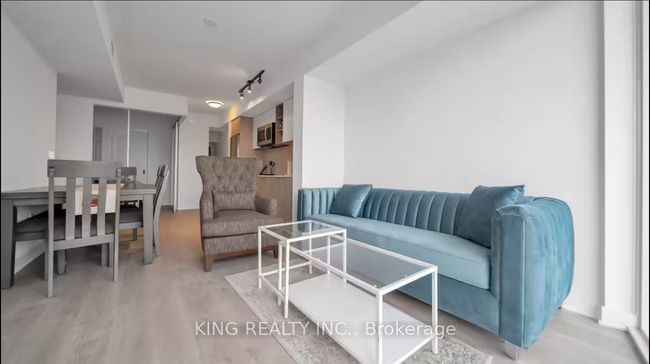 425 - 36 Zorra St, Condo with 3 bedrooms, 2 bathrooms and null parking in Etobicoke ON | Image 6