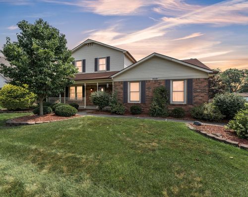 15034 Golfview Dr, Livonia, MI, 48154-5186 | Card Image
