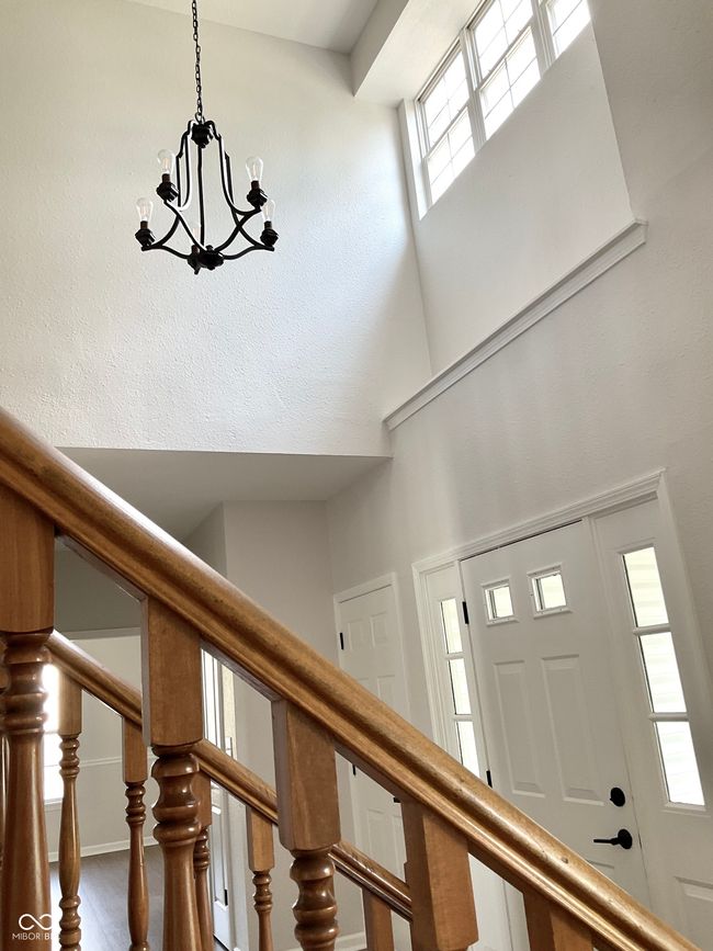 Two story entrance (new paint, lighting) | Image 10