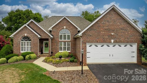 3992 Brickfield St, Hickory, NC, 28602-9532 | Card Image