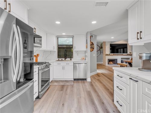 29729 Strawberry Hill Dr, Agoura Hills, CA, 91301-4007 | Card Image