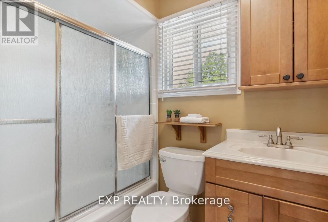 Residential Lease in Oakville (CP College Park) 5