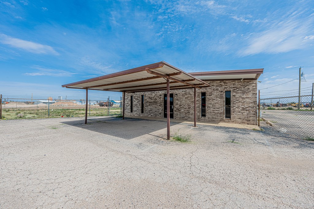Commercial Lease in Midland 2