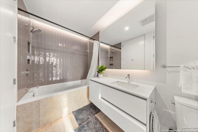 UNIT-1204 - 313 W 17 Th St, Condo with 2 bedrooms, 2 bathrooms and null parking in Austin TX | Image 25