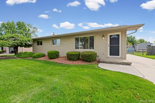 24503 Crescent St, Woodhaven, MI, 48183-3770 | Card Image