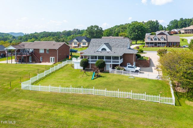 136 Landon Dr, House other with 3 bedrooms, 3 bathrooms and null parking in Mount Carmel TN | Image 69