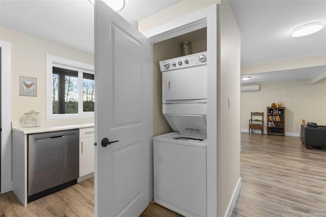 Lower suite | Image 35