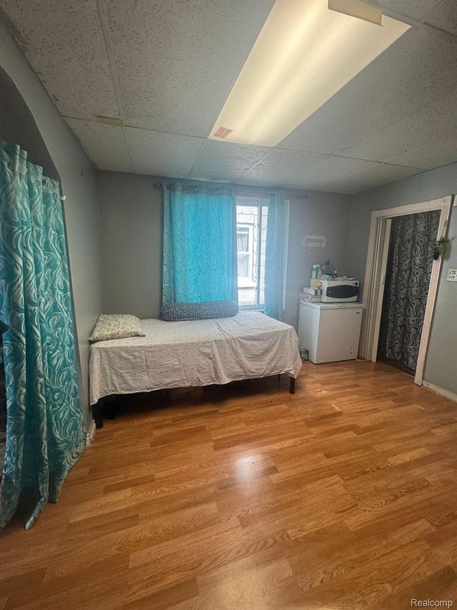 2340 Commor St, Home with 0 bedrooms, 2 bathrooms and null parking in Hamtramck MI | Image 7