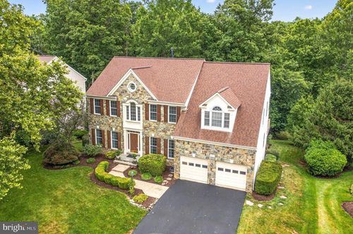 8155 Cancun Ct, GAINESVILLE, VA, 20155-2860 | Card Image