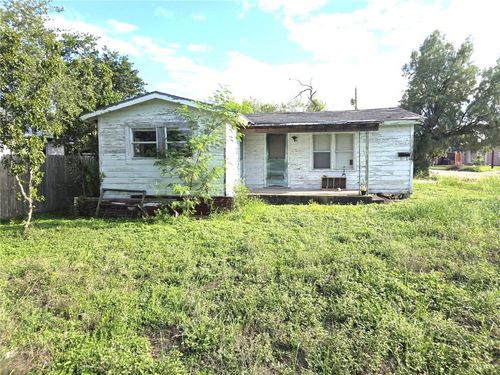 231 W C Ave, Kingsville, TX, 78363-3724 | Card Image