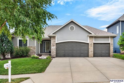 18892 Leavenworth St, Elkhorn, NE, 68022-5654 | Card Image