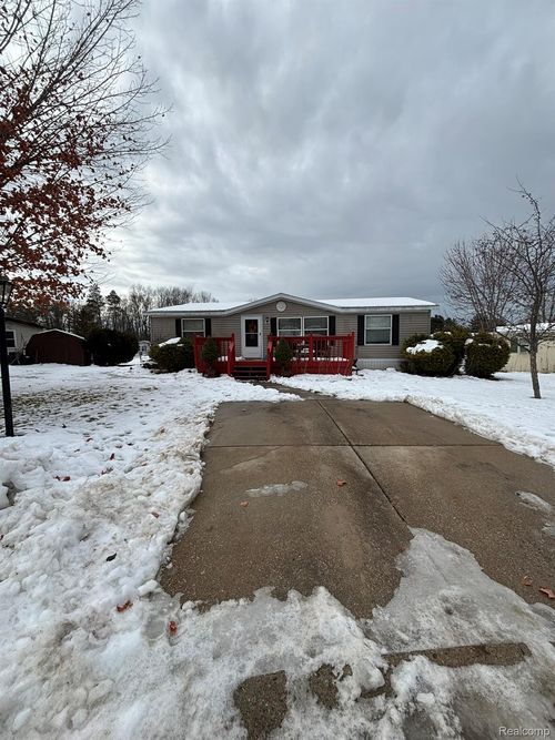 9363 Little Spruce Ct, Linden, MI, 48451-8751 | Card Image