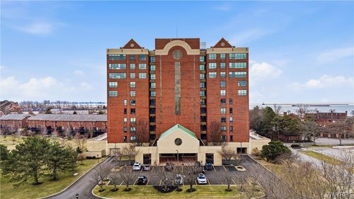 801 Admirals Walk Circle, Buffalo, NY, 14202 | Card Image