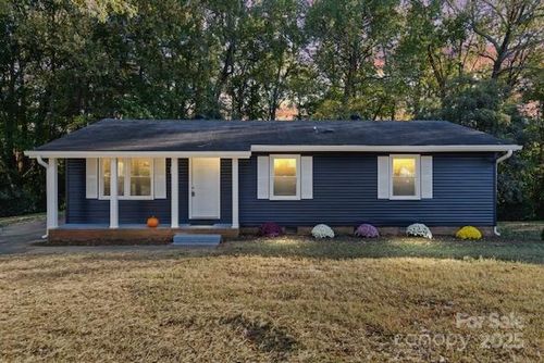 6134 Mayridge Dr, Charlotte, NC, 28215-1806 | Card Image