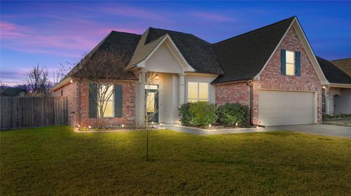 329 Camelback Dr, Bossier City, LA, 71111-5185 | Card Image