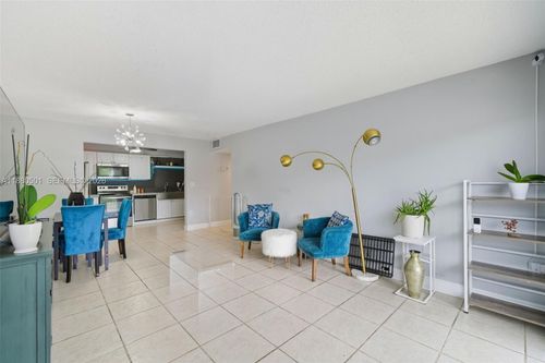 apt-334-1805 Sans Souci Blvd, North Miami, FL, 33181-3003 | Card Image