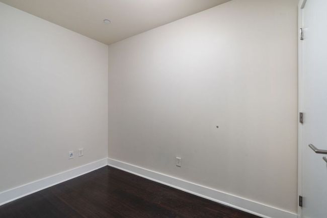 Bonus room that can be used for guest room, office, study. | Image 24