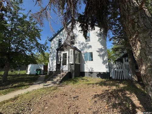 319 Av H S, Saskatoon, SK, S7M1W4 | Card Image