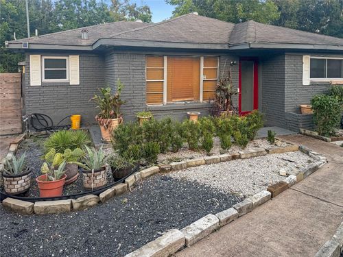 6811 Saint Augustine St, Houston, TX, 77021-4836 | Card Image