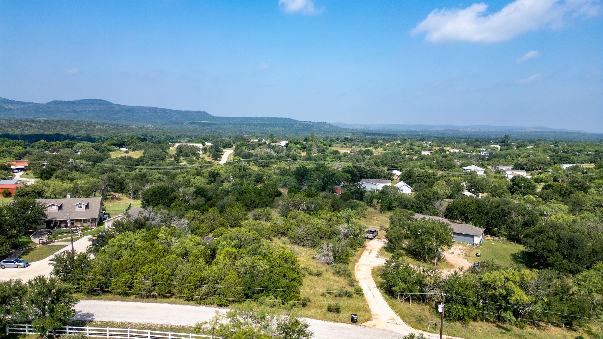 Land in Kingsland 3