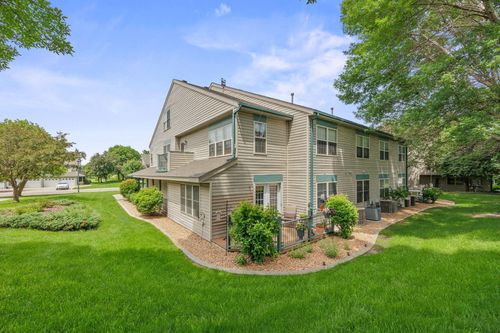 119 Morningside Dr Ne, Hutchinson, MN, 55350-4370 | Card Image