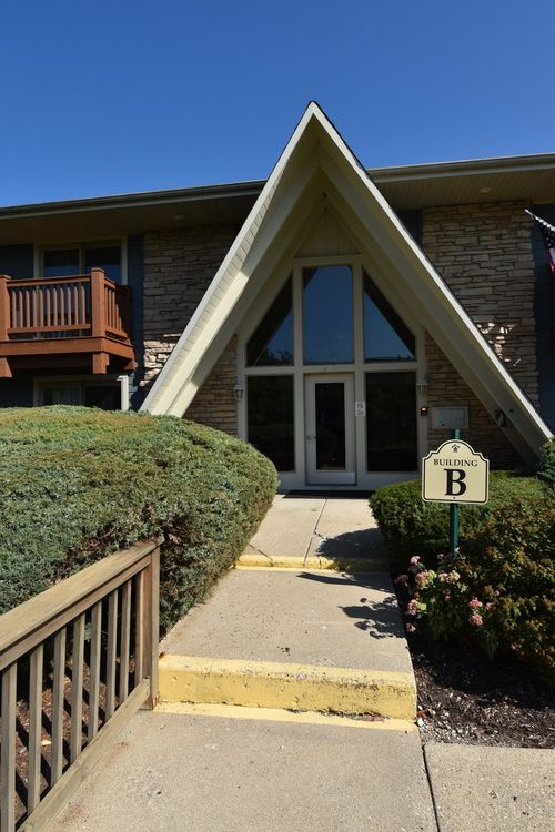 123-300 Opatrny Dr, Fox River Grove, IL, 60021-1198 | Card Image