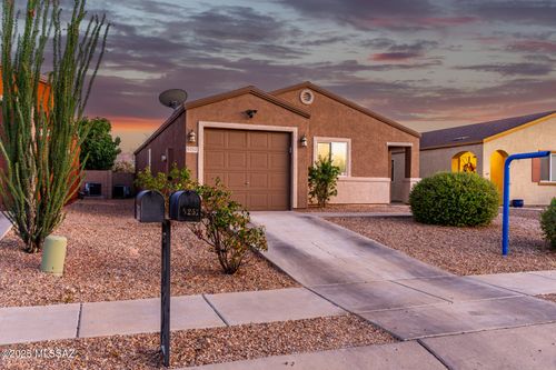 5252 E Desert Straw Ln, Tucson, AZ, 85756-5186 | Card Image