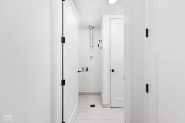 Laundry/utility room | Image 25