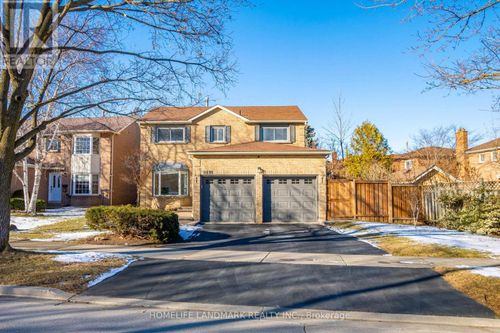 2535 Valencia Rd, Mississauga, ON, L5N4L6 | Card Image