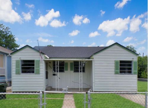 1032 W 5th St, Port Arthur, TX, 77640-4949 | Card Image