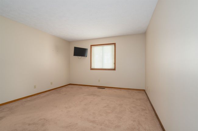 D1 - 201 Carol Ct, Condo with 2 bedrooms, 2 bathrooms and 1 parking in Pontiac IL | Image 19